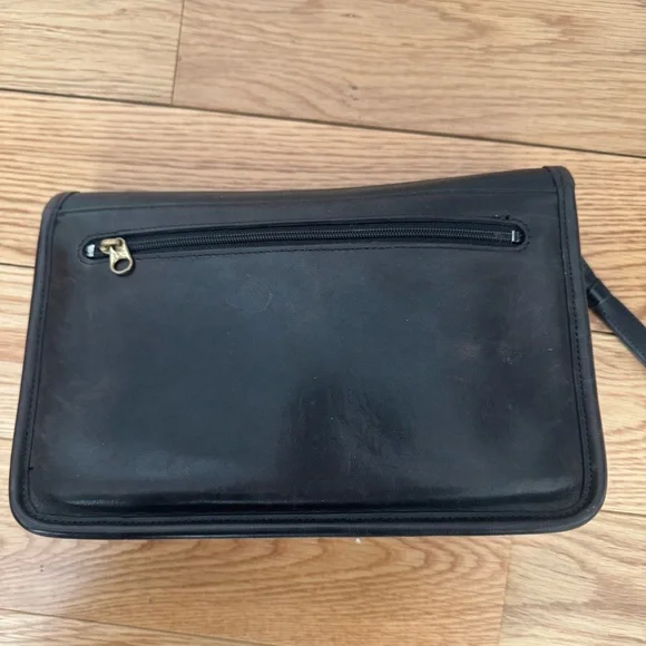 Vintage Coach Turnlock Clutch 9832, Black Leather Unisex